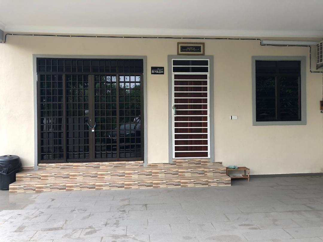 Nikmat Homestay Riyadh Kampong Tuan Mandak Bagian luar foto